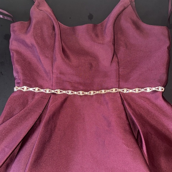 Beautiful Formal dress size 9 - Picture 2 of 8